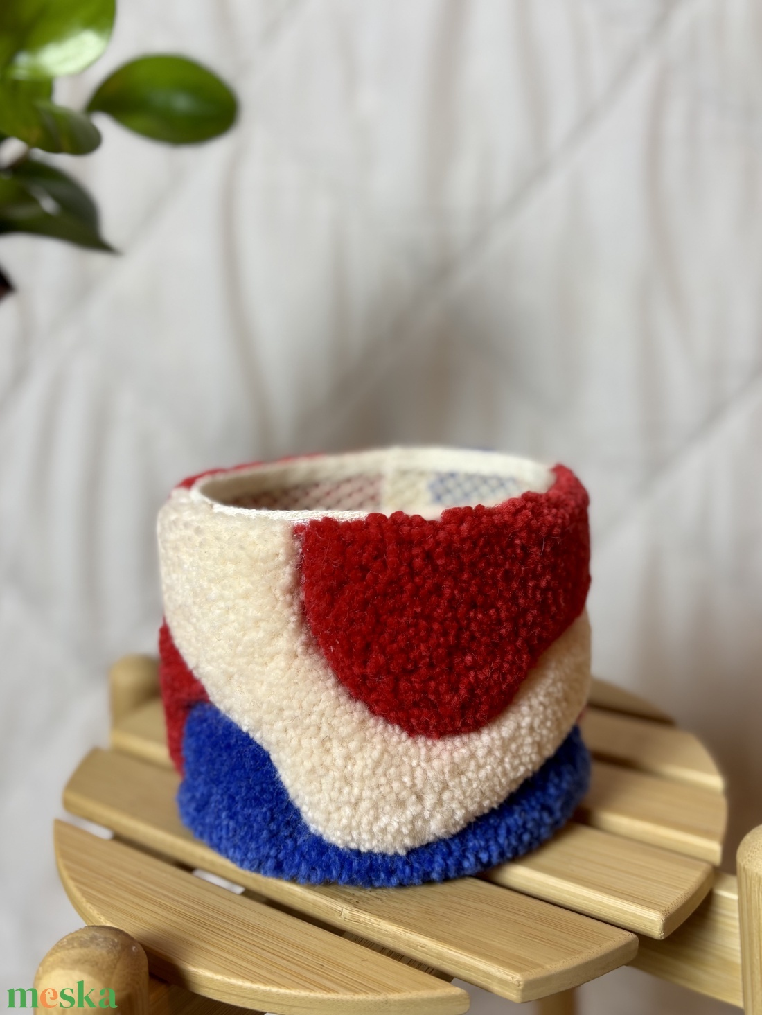 Tufted gyapjú kaspó takaró - otthon & életmód - virágdekoráció - virágtartó - kaspó - Meska.hu