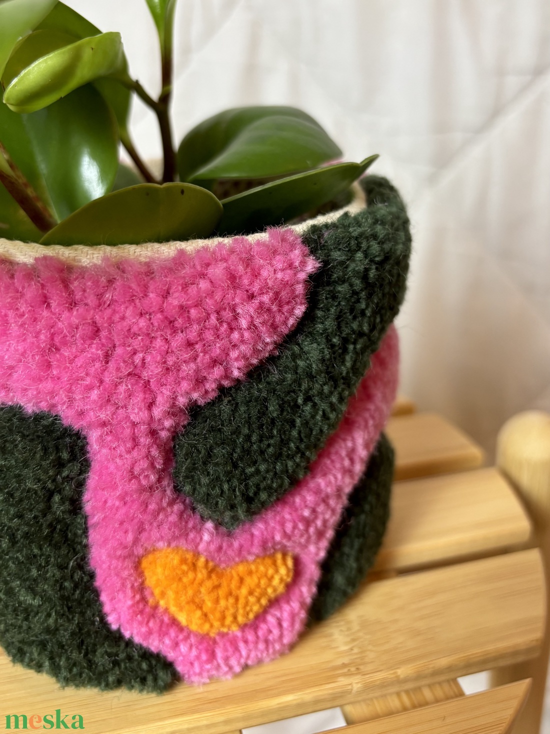 Tufted gyapjú kaspó takaró - otthon & életmód - virágdekoráció - virágtartó - kaspó - Meska.hu