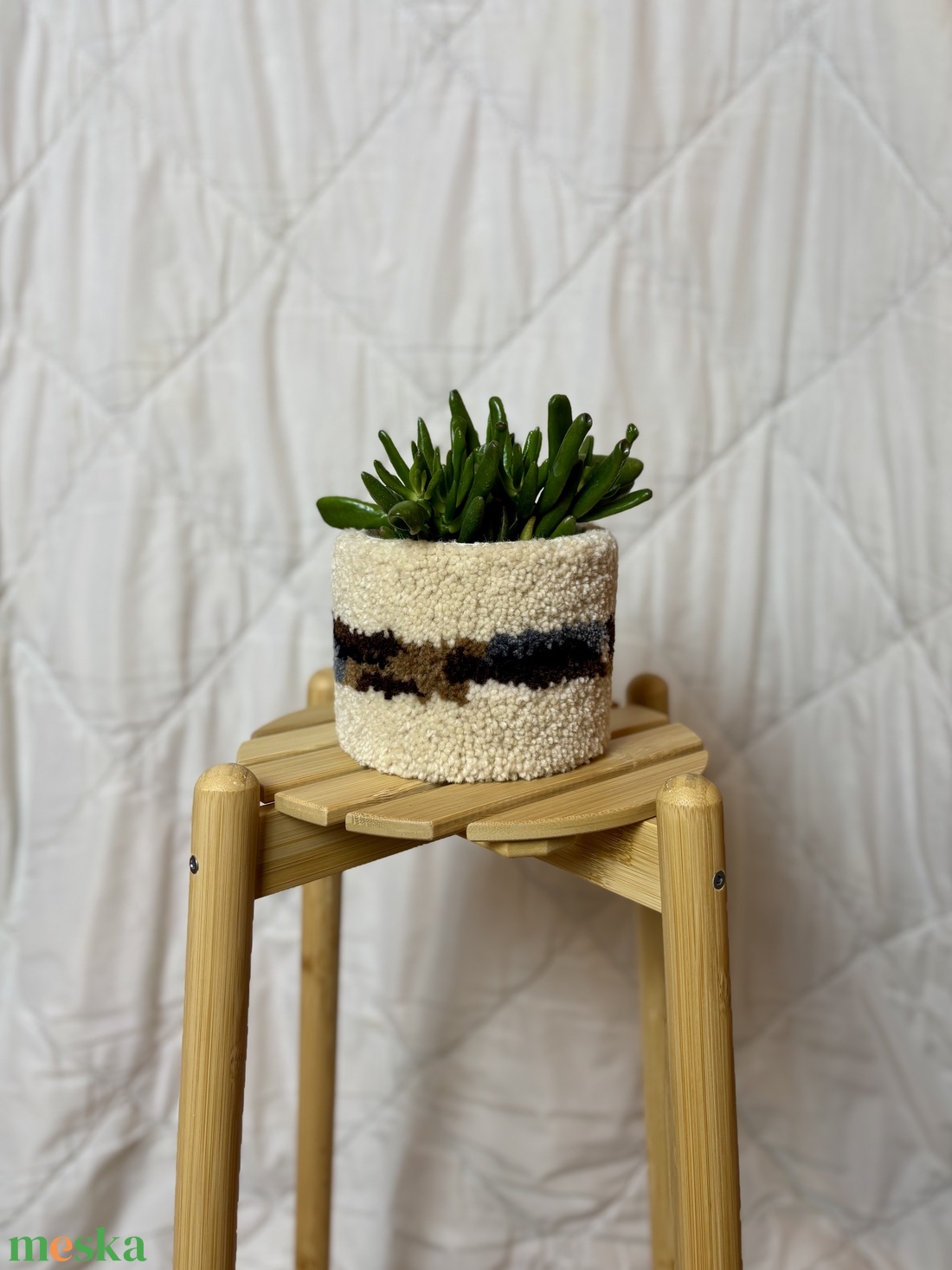 Tufted gyapjú kaspó takaró - otthon & életmód - virágdekoráció - virágtartó - kaspó - Meska.hu