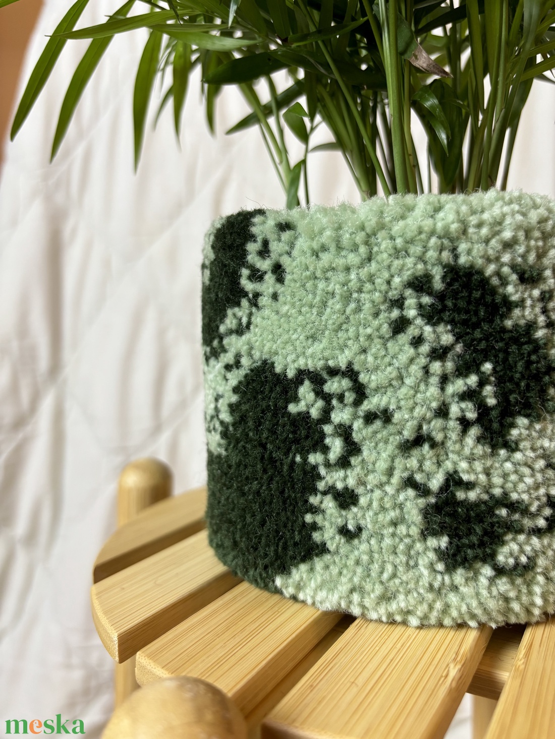 Tufted gyapjú kaspó takaró - otthon & életmód - virágdekoráció - virágtartó - kaspó - Meska.hu