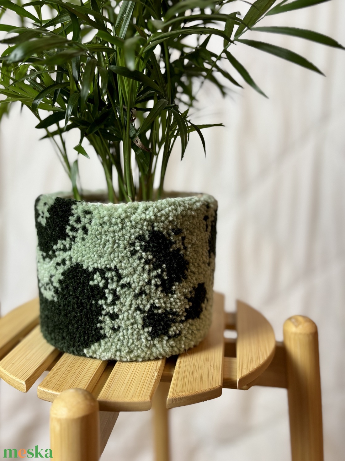 Tufted gyapjú kaspó takaró - otthon & életmód - virágdekoráció - virágtartó - kaspó - Meska.hu