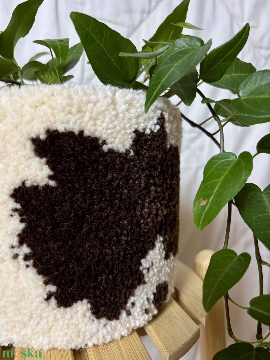 Tufted gyapjú kaspó takaró - otthon & életmód - virágdekoráció - virágtartó - kaspó - Meska.hu