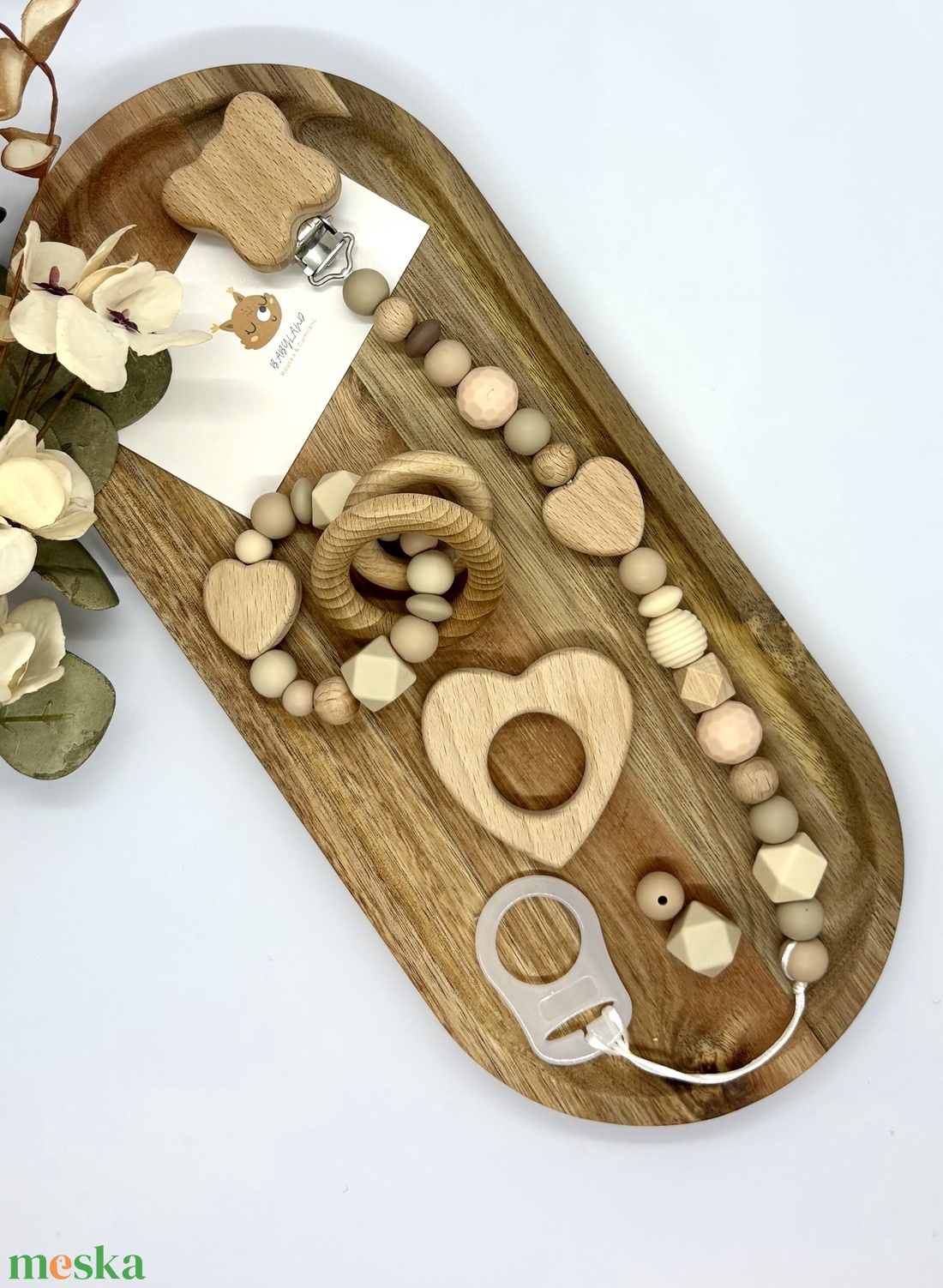 M Box - Beige szívecske - baba - mama - baba játékok - cumilánc - Meska.hu