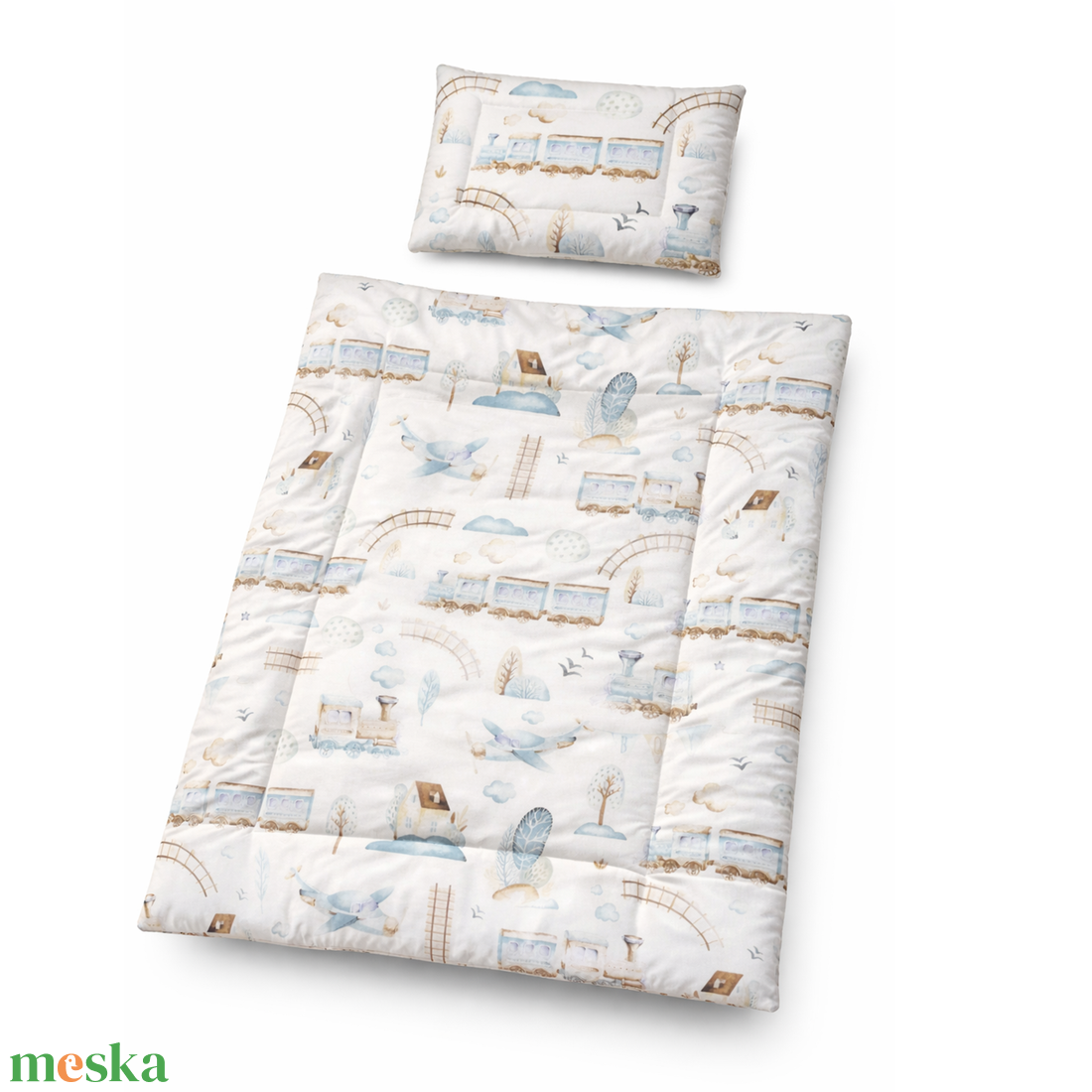 Fehér alapon vonatos-repülős babaágynemű szett (takaró + párna) - baba - mama - baba ágynemű - szett kiságyba - Meska.hu