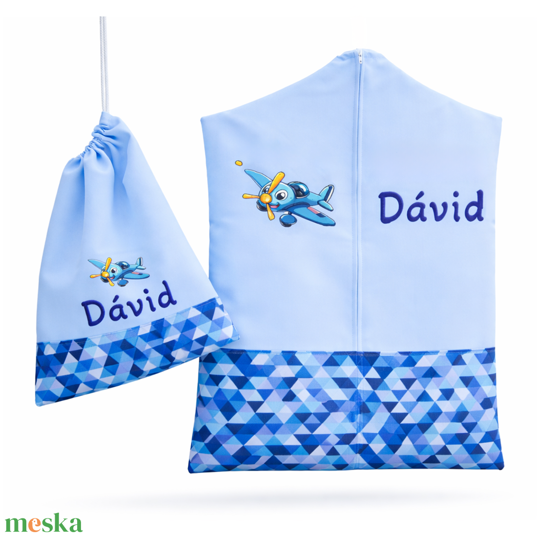 Ovis zsák + tornazsák szett névvel és jellel (kék + kék háromszöges), ajándék szeretetküldővel - játék & sport - ovis felszerelés - ovis szett - Meska.hu