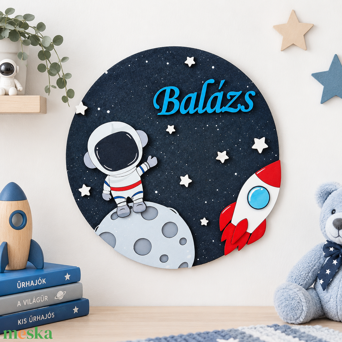 Űrhajós - névre szóló falidísz - baba - mama - babaszoba dekoráció - babanév dekoráció - Meska.hu