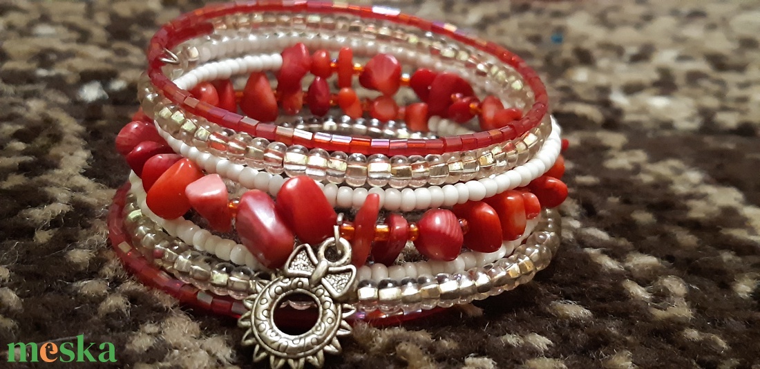 Merória karkötő ásványokkal - ékszer - karkötő - memóriadrótos karkötő - Meska.hu