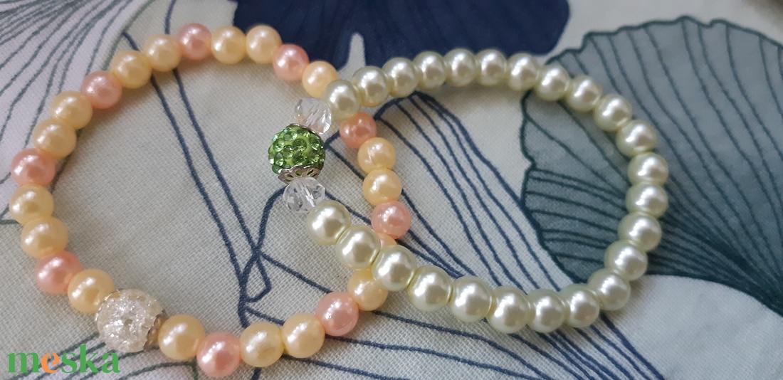 Kislány karkötő - ékszer - karkötő - gyöngyös karkötő - Meska.hu