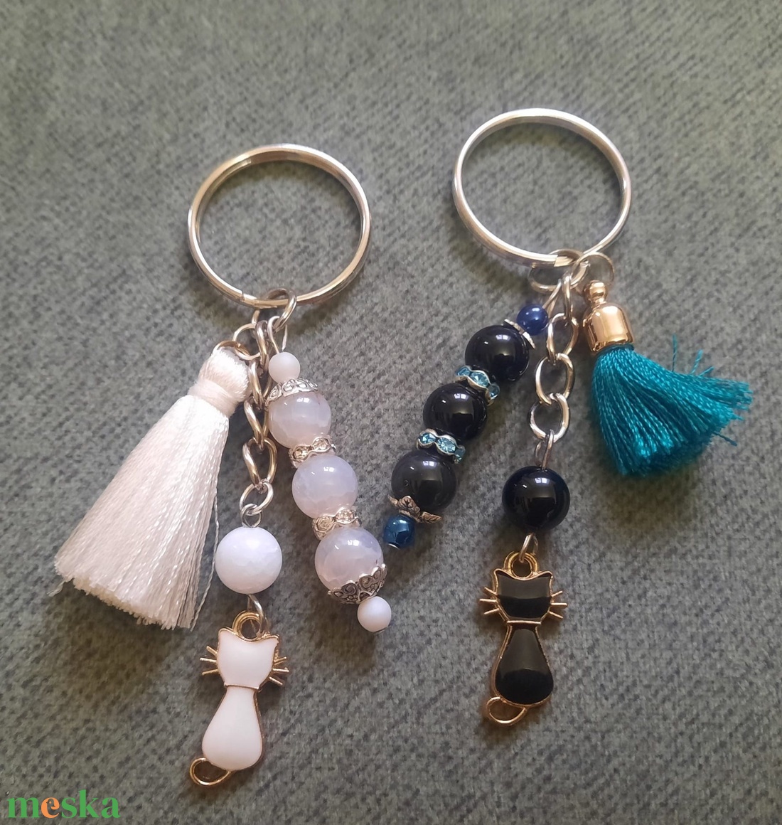 Cicás kulcstaró - táska & tok - kulcstartó & táskadísz - kulcstartó - Meska.hu