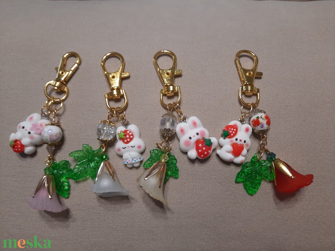 Nyuszis kulcstartó  - táska & tok - kulcstartó & táskadísz - táskaakasztó - Meska.hu