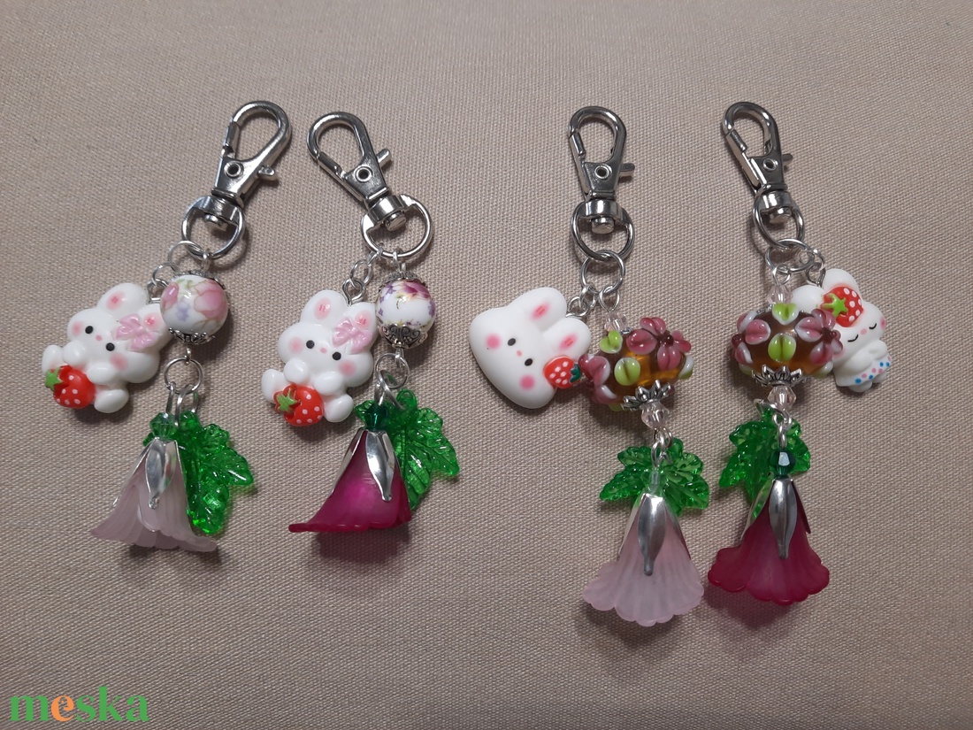 Nyuszis kulcstartó  - táska & tok - kulcstartó & táskadísz - táskaakasztó - Meska.hu