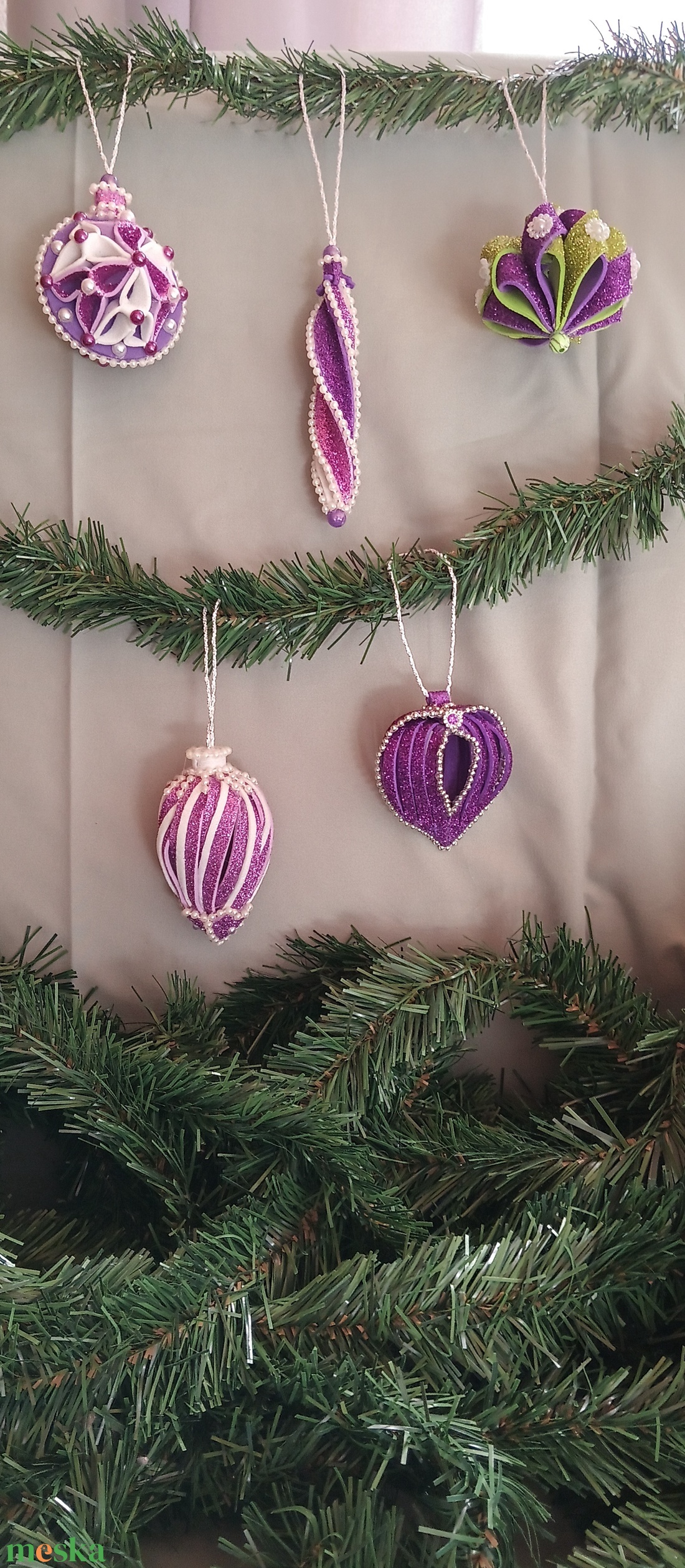 Karácsonyfadísz dekorgumiból - karácsony - karácsonyi lakásdekoráció - karácsonyfadíszek - Meska.hu