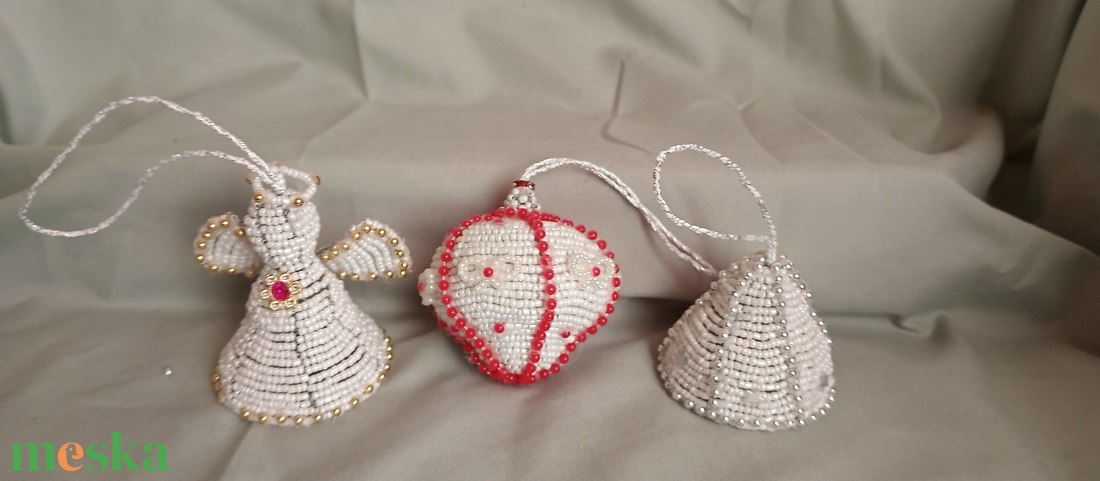 Karácsonyfa díszek gyöngyből - karácsony - karácsonyi lakásdekoráció - karácsonyfadíszek - Meska.hu