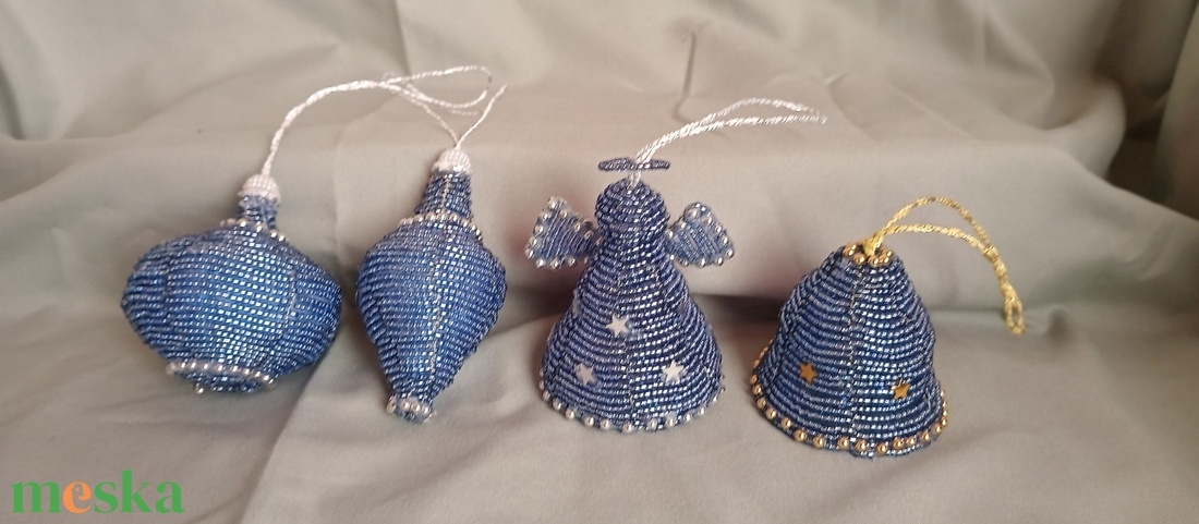 Karácsonyfa díszek gyöngyből - karácsony - karácsonyi lakásdekoráció - karácsonyfadíszek - Meska.hu