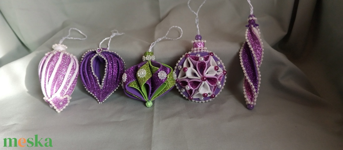 Karácsonyfadísz dekorgumiból - karácsony - karácsonyi lakásdekoráció - karácsonyfadíszek - Meska.hu