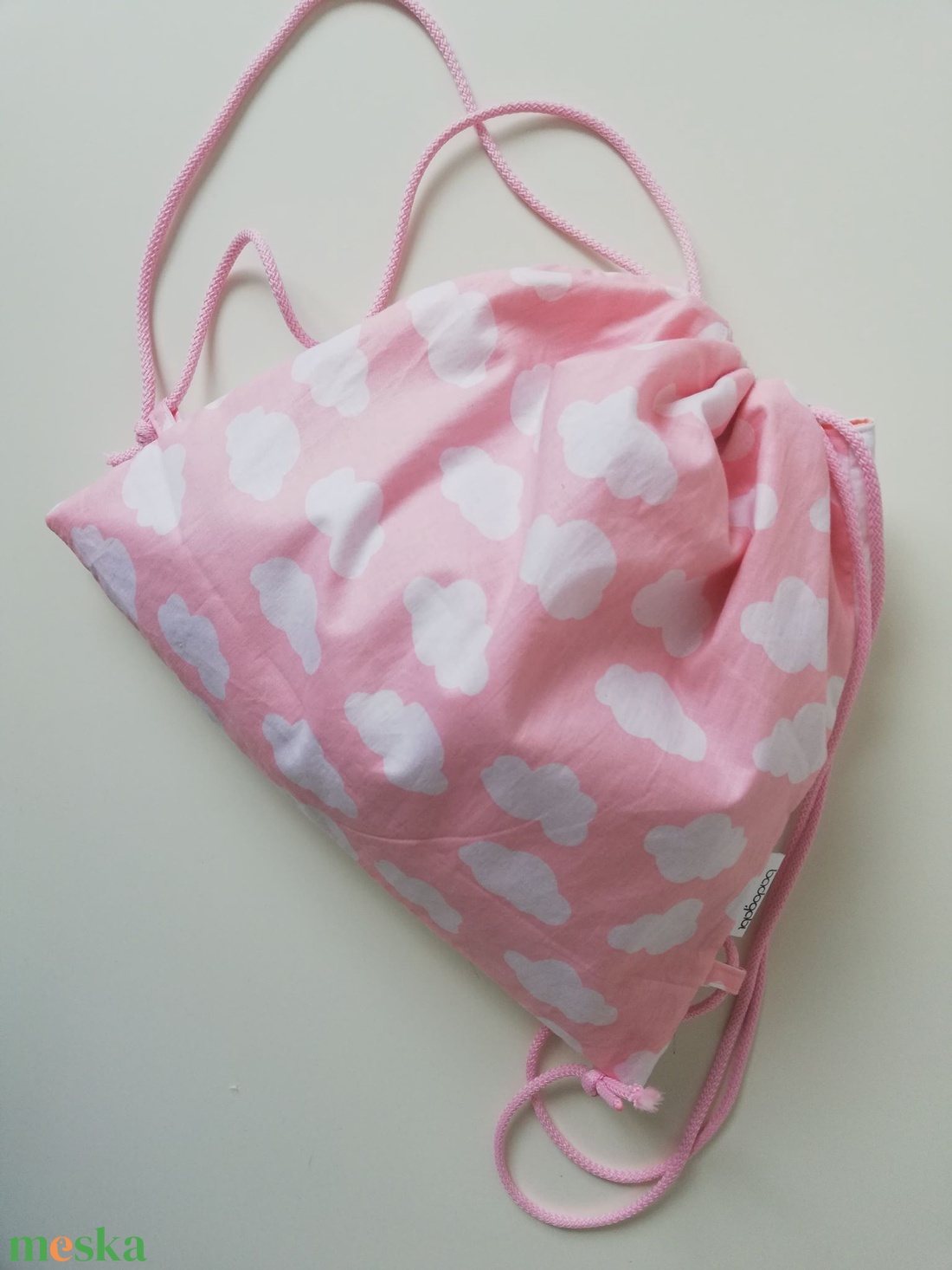 Nyuszis rózsaszín kisméretű tornazsák, felhős mintával - táska & tok - hátizsák - tornazsák, gymbag - Meska.hu