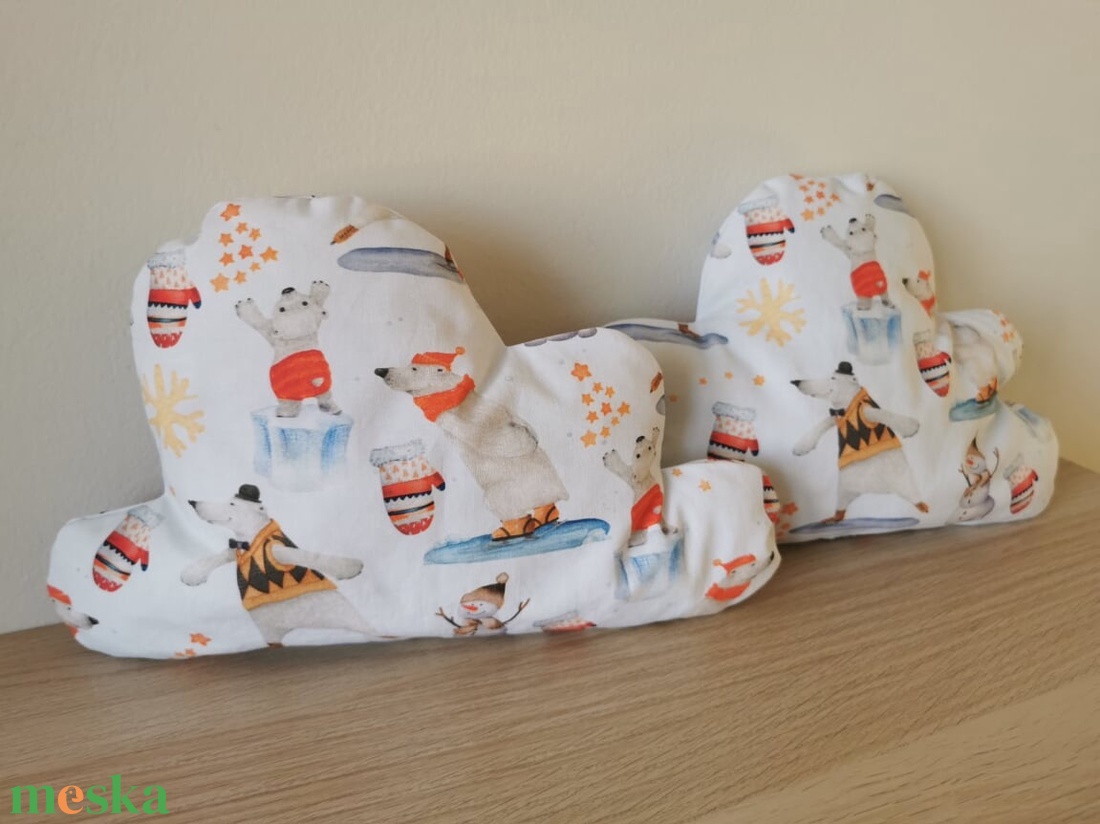Jegesmedvés, karácsonyi felhőalakú párna (2 db együtt) - otthon & életmód - babaszoba, gyerekszoba - gyerek díszpárna - Meska.hu Jegesmedvés, karácsonyi felhőalakú párna (2 db együtt) - otthon & életmód - babaszoba, gyerekszoba - gyerek díszpárna - Meska.hu