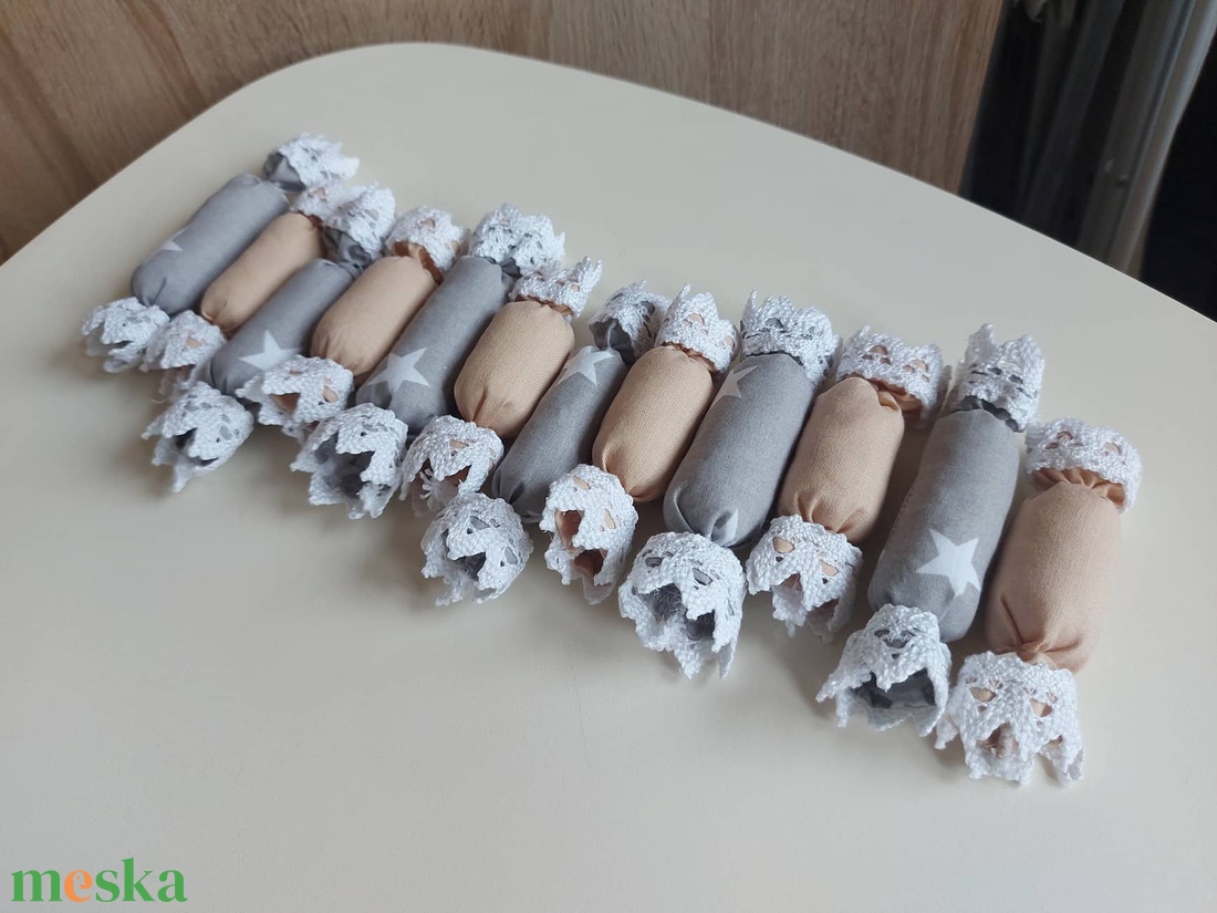 Textil szaloncukor - 6 db-os csomag - szürke csillagos - karácsony - karácsonyi lakásdekoráció - karácsonyi lakásdíszek - Meska.hu