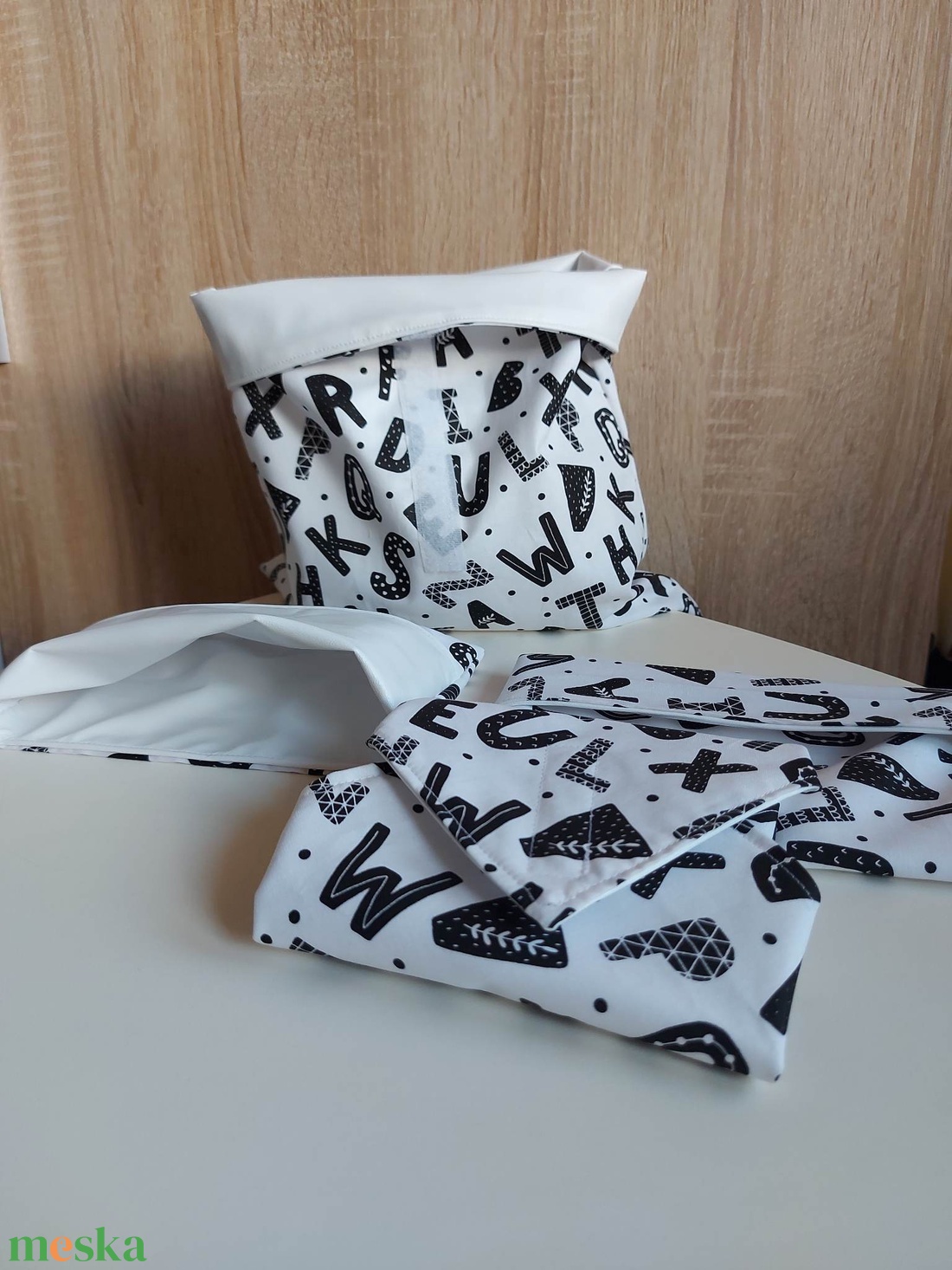 Piknik és uzsonnás pack - uzsonnás tasak, snack tasakok és újraszalvéta, belül vízzáró réteggel (betűs) - táska & tok - uzsonna- & ebéd tartó - szendvics csomagoló - Meska.hu Piknik és uzsonnás pack - uzsonnás tasak, snack tasakok és újraszalvéta, belül vízzáró réteggel (betűs) - táska & tok - uzsonna- & ebéd tartó - szendvics csomagoló - Meska.hu