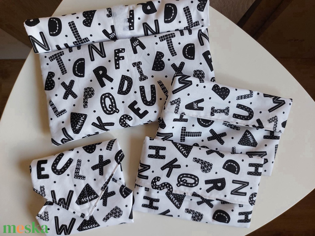 Piknik és uzsonnás pack - uzsonnás tasak, snack tasakok és újraszalvéta, belül vízzáró réteggel (betűs) - táska & tok - uzsonna- & ebéd tartó - szendvics csomagoló - Meska.hu Piknik és uzsonnás pack - uzsonnás tasak, snack tasakok és újraszalvéta, belül vízzáró réteggel (betűs) - táska & tok - uzsonna- & ebéd tartó - szendvics csomagoló - Meska.hu