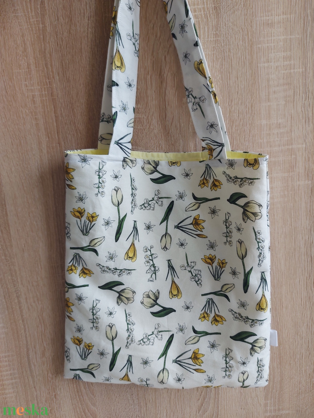 Egyedi virágmintás vastag vászonból készült bevásárló táska, zsebbel - sárga béléssel - táska & tok - bevásárlás & shopper táska - shopper, textiltáska, szatyor - Meska.hu Egyedi virágmintás vastag vászonból készült bevásárló táska, zsebbel - sárga béléssel - táska & tok - bevásárlás & shopper táska - shopper, textiltáska, szatyor - Meska.hu