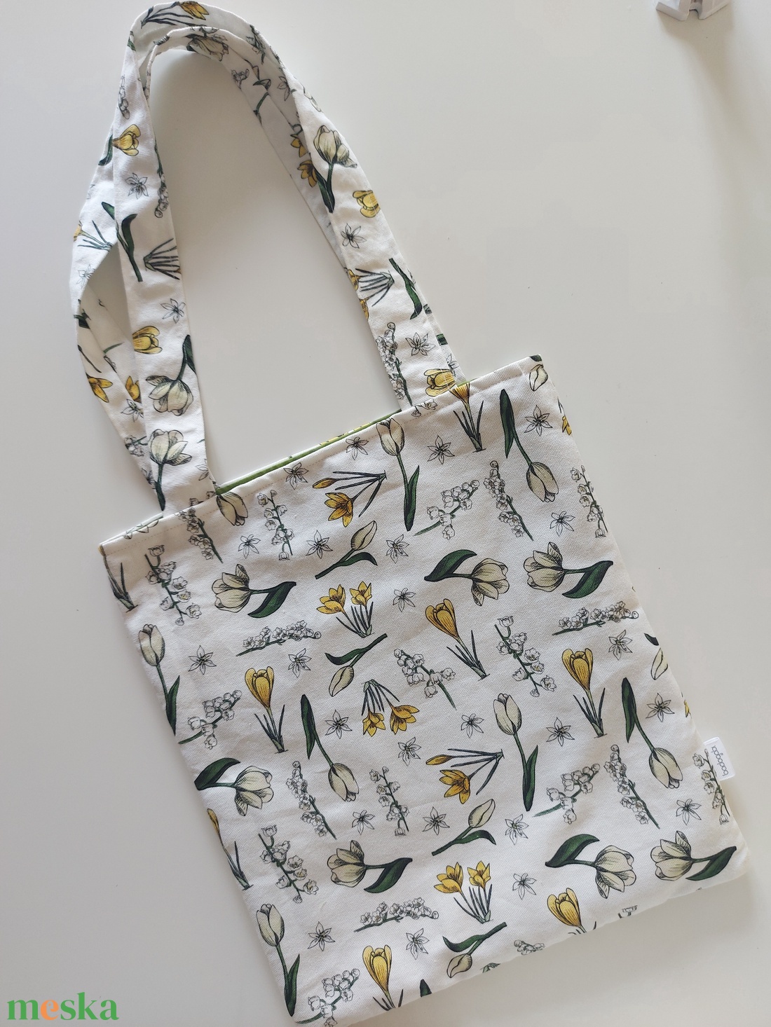 Egyedi virágmintás vastag vászonból készült bevásárló táska, zsebbel - zöld béléssel - táska & tok - bevásárlás & shopper táska - shopper, textiltáska, szatyor - Meska.hu