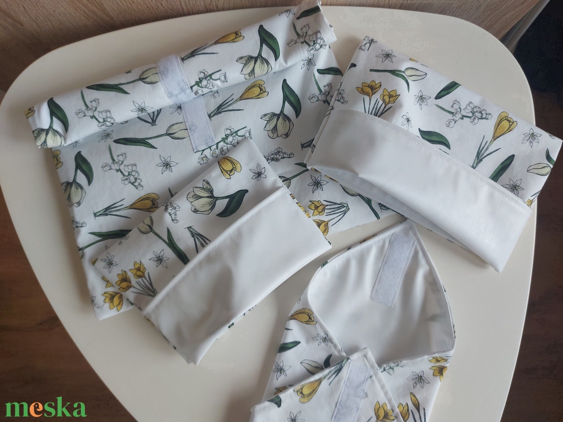 Egyedi virágmintás ételtárolók: snack tasak, uzsonnás tasak, újraszalvéta vízzáró réteggel - táska & tok - uzsonna- & ebéd tartó - szendvics csomagoló - Meska.hu Egyedi virágmintás ételtárolók: snack tasak, uzsonnás tasak, újraszalvéta vízzáró réteggel - táska & tok - uzsonna- & ebéd tartó - szendvics csomagoló - Meska.hu