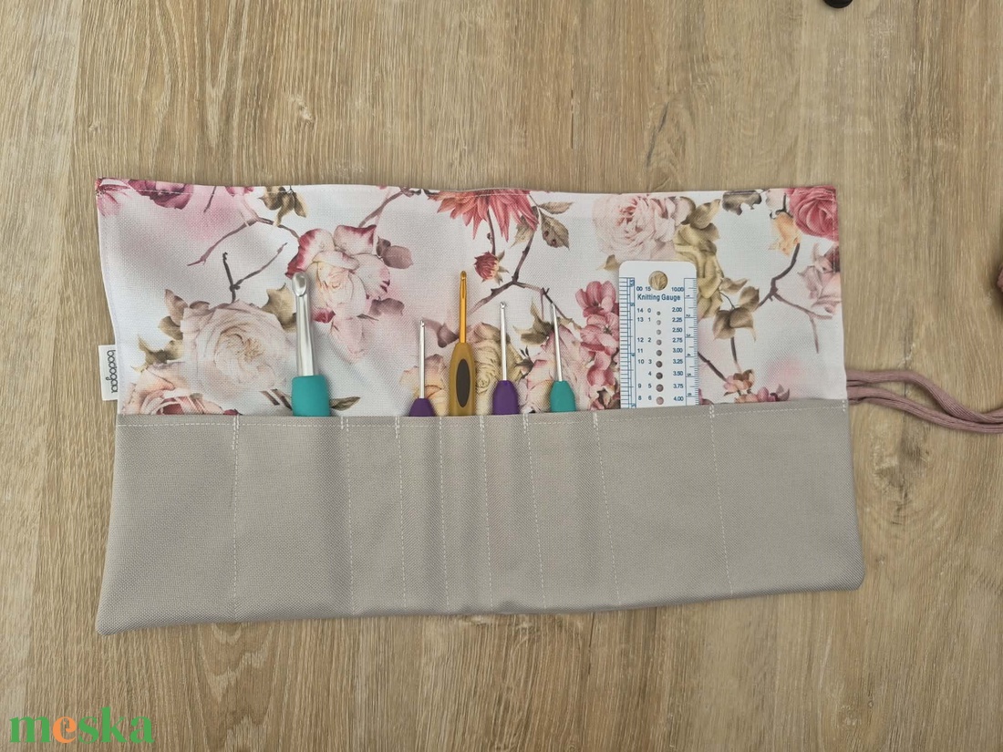 Szürke-virágmintás textil tok, tároló - otthon & életmód - papír, írószer - tolltartó & ceruzatekercs - Meska.hu