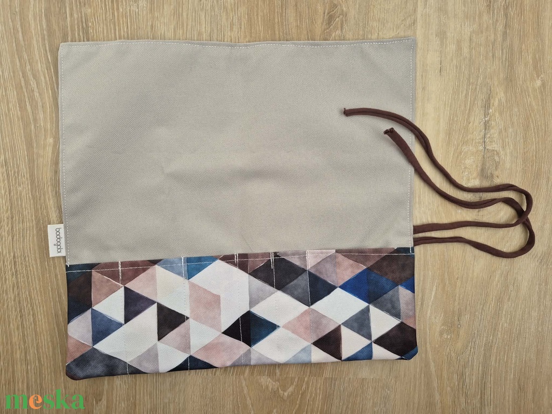 Geometriai mintás textil tok, tároló (ceruzatekercs, roll-up tartó) - otthon & életmód - papír, írószer - tolltartó & ceruzatekercs - Meska.hu