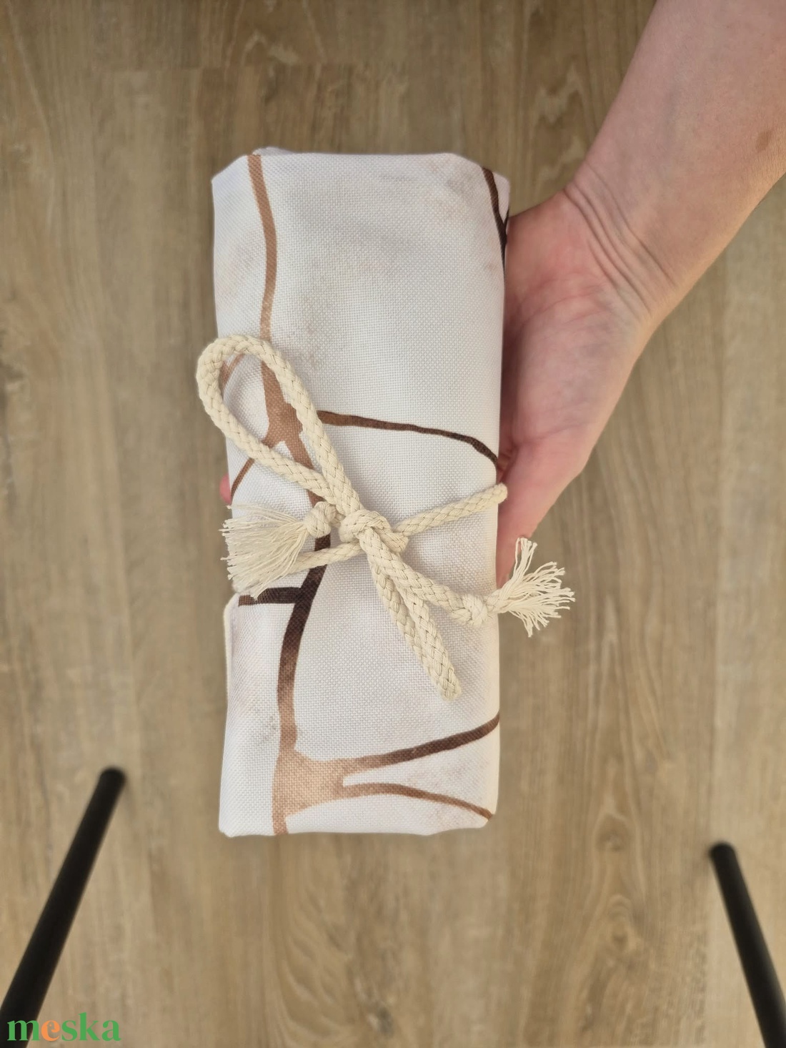 Arany-vászon textil tok, tároló (ceruzatekercs, roll-up tartó) - otthon & életmód - papír, írószer - tolltartó & ceruzatekercs - Meska.hu