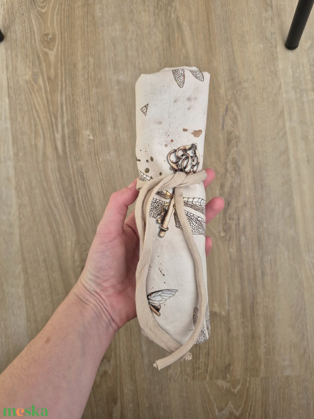 Mintás-bézs ceruzatartó, tok  - otthon & életmód - papír, írószer - tolltartó & ceruzatekercs - Meska.hu