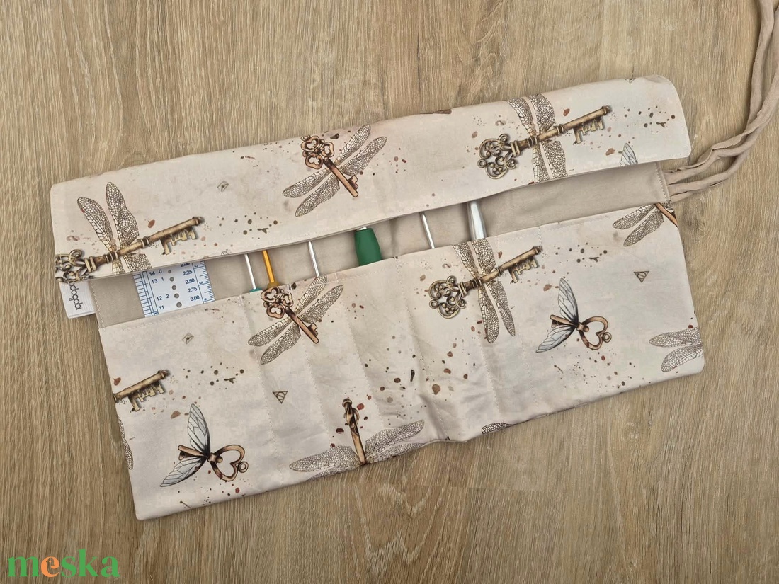 Mintás-bézs ceruzatartó, tok  - otthon & életmód - papír, írószer - tolltartó & ceruzatekercs - Meska.hu