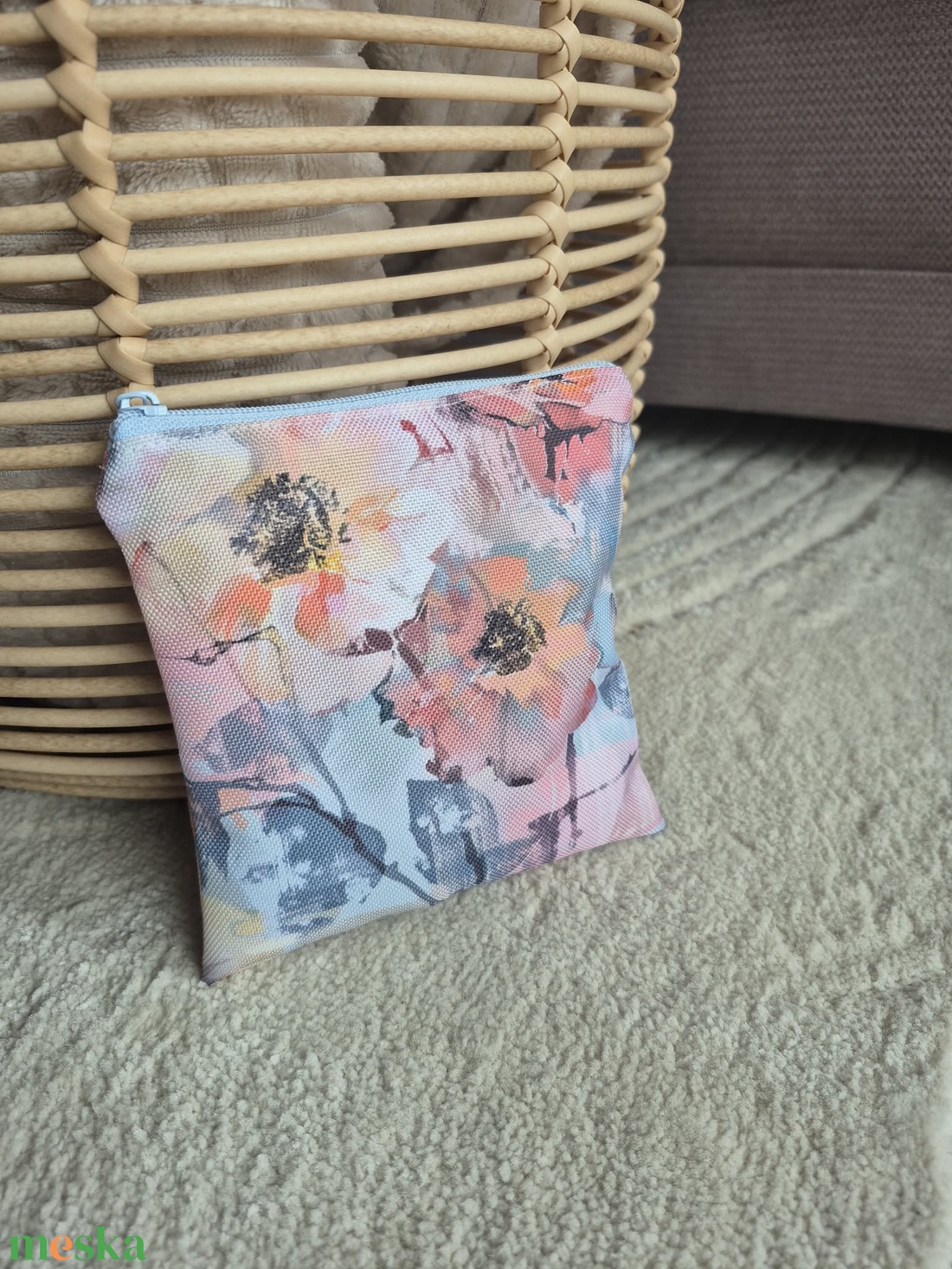 Kék virágos cipzáros vízhatlan nesszeszer, pamut béléssel - táska & tok - neszesszer - Meska.hu