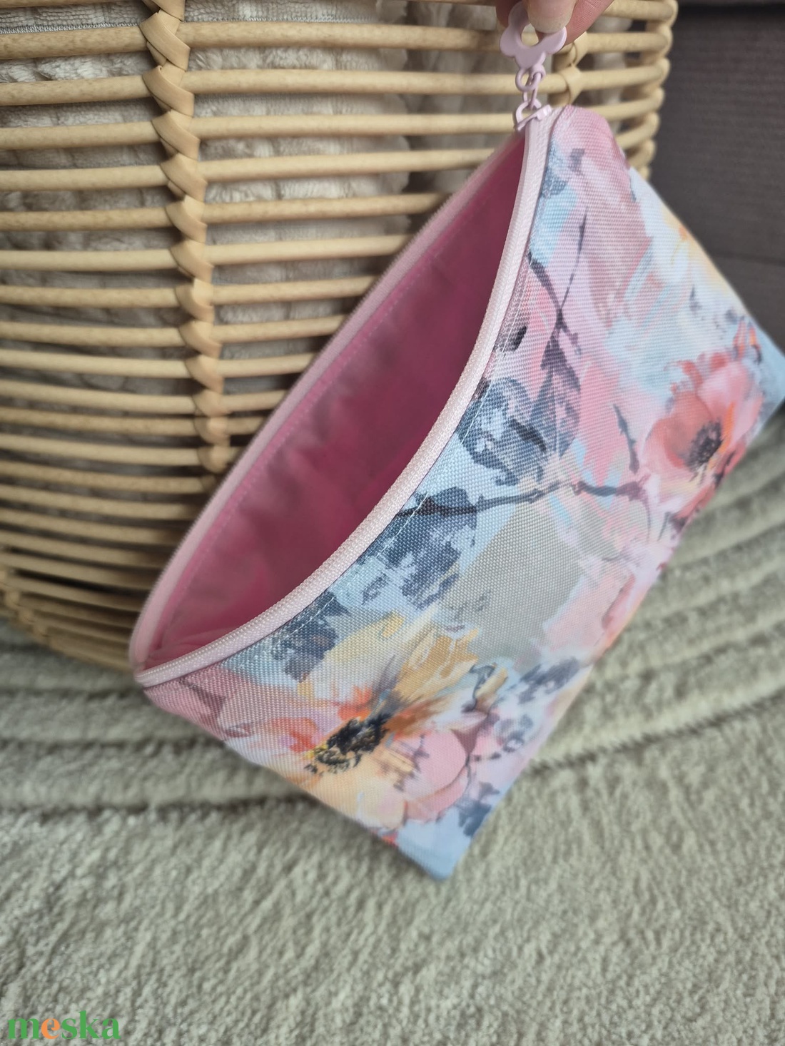 Rózsaszín virágos vízhatlan nesszeszer, pamut béléssel - táska & tok - neszesszer - Meska.hu