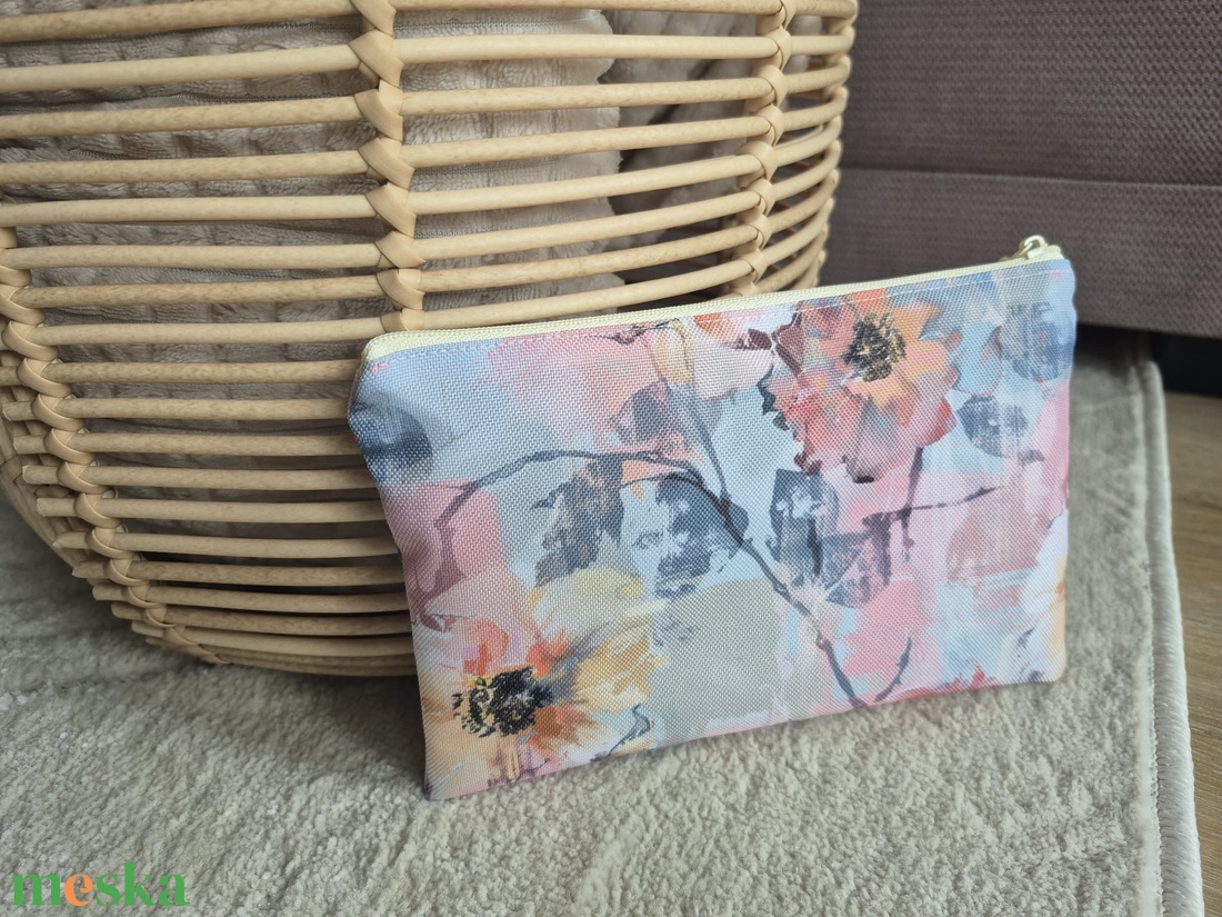 Sárga virágos vízhatlan nesszeszer, pamut béléssel - táska & tok - neszesszer - Meska.hu