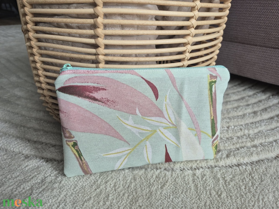 Virágos vászonból készült nesszeszer, pamut béléssel - táska & tok - neszesszer - Meska.hu