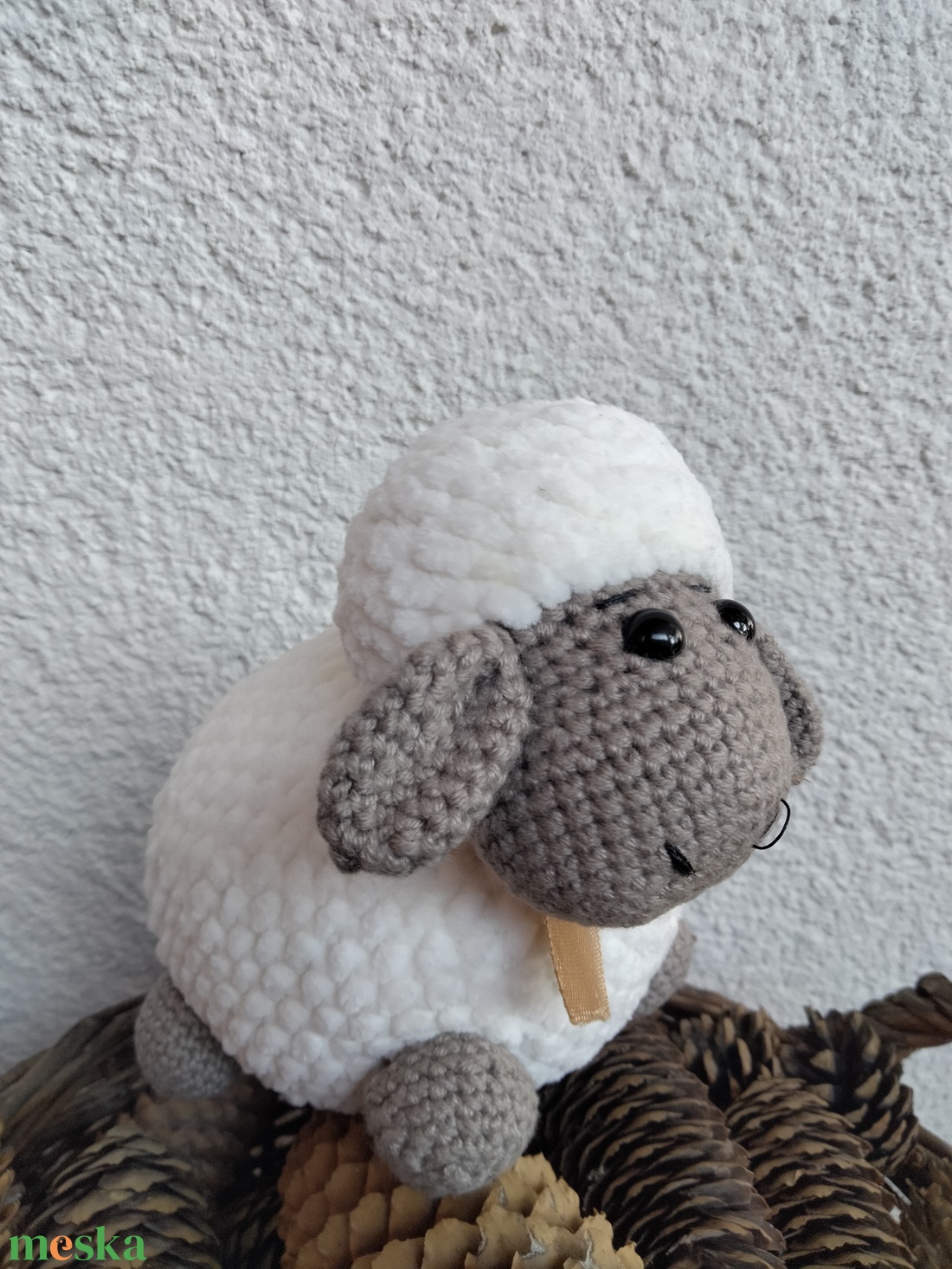 Kézzel horgolt pihe-puha bárányka, melyet bármilyen korú gyermeknek ajánlok játéknak, alvótársnak - játék & sport - plüssállat & játékfigura - plüss bárány - Meska.hu
