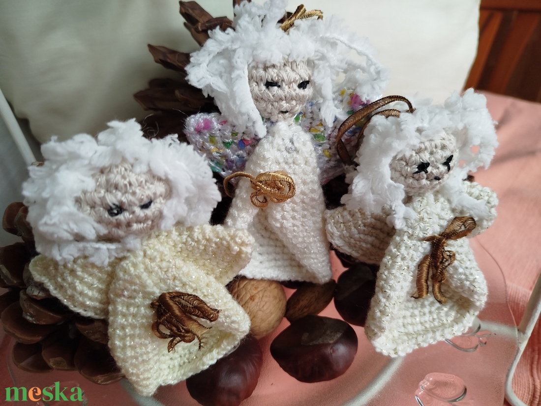 Horgolt karácsonyi angyalkák, diszdobozban - karácsony - karácsonyi lakásdekoráció - karácsonyfadíszek - Meska.hu