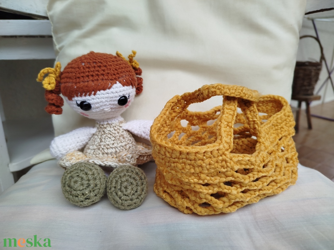 Horgolt baba kosárkában - játék & sport - baba & babaház - baba - Meska.hu