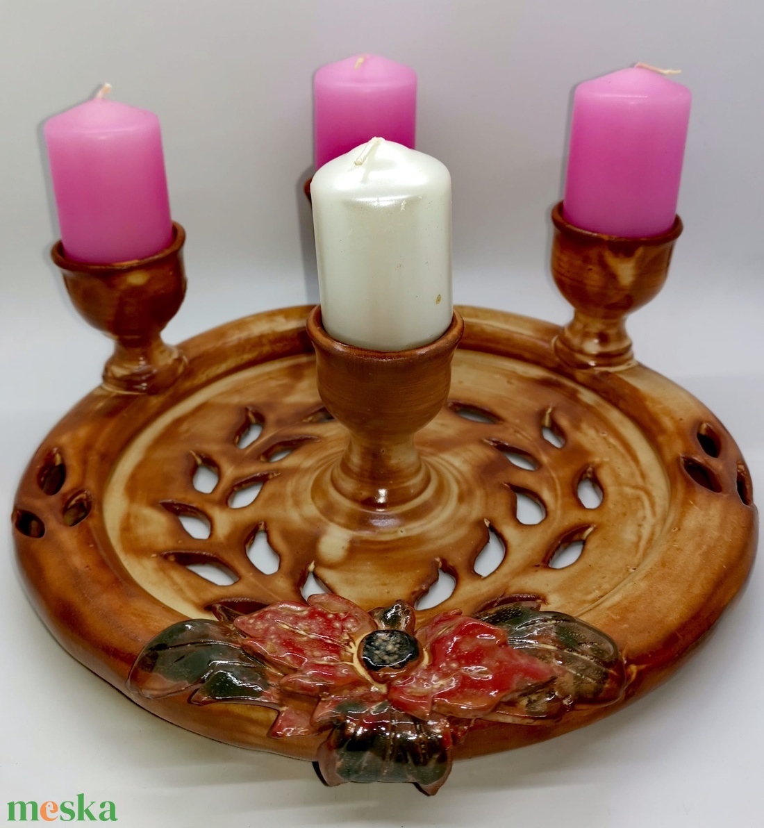 Barna kerámia Adventi dísz 4 gyertyának ,áttört díszítéssel Mikulásvirággal - karácsony - karácsonyi lakásdekoráció - ünnepi asztaldekoráció - Meska.hu Barna kerámia Adventi dísz 4 gyertyának ,áttört díszítéssel Mikulásvirággal - karácsony - karácsonyi lakásdekoráció - ünnepi asztaldekoráció - Meska.hu