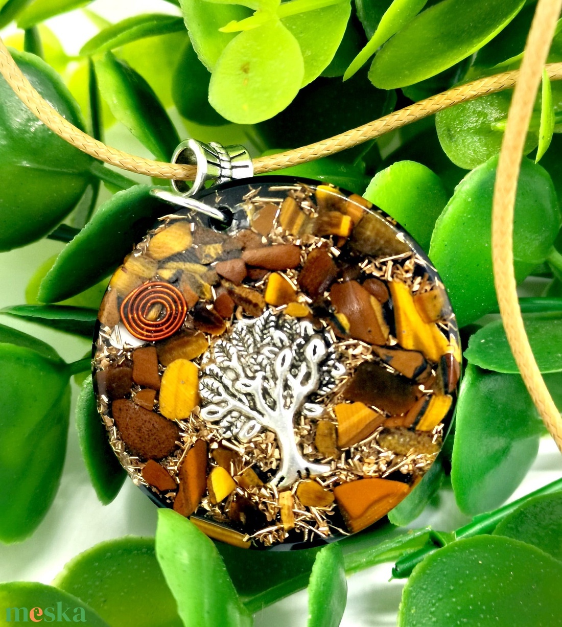 Nagy kerek orgonit-sungit medál  tigrisszemmel fém szívvel ezüst színű fém életfával ,bronzforgáccsal,rézspirállal  - ékszer - nyaklánc - medál - Meska.hu