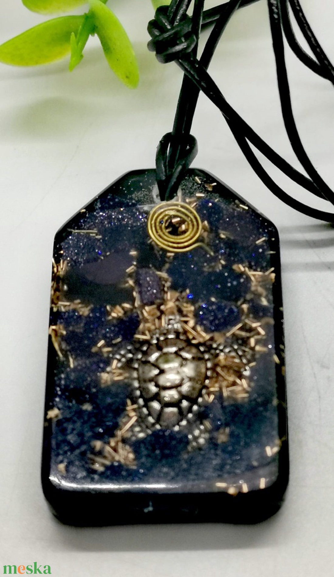  Félelem,depresszió ellen. Szögletes Orgonit-sungit medál  fém teknőccel, kék homokkővel bronzforgáccsal,rézspirállal  - ékszer - nyaklánc - medál - Meska.hu