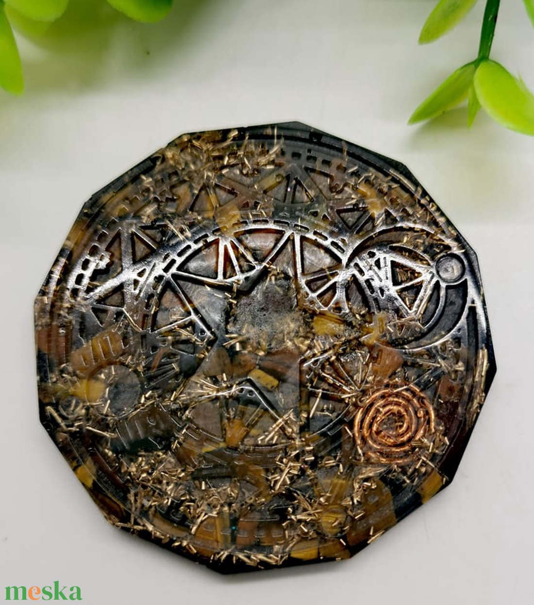 Mandala ragasztható orgonit--shungit érme különböző ásványokkal - otthon & életmód - dekoráció - spiritualitás - orgonit piramis - Meska.hu