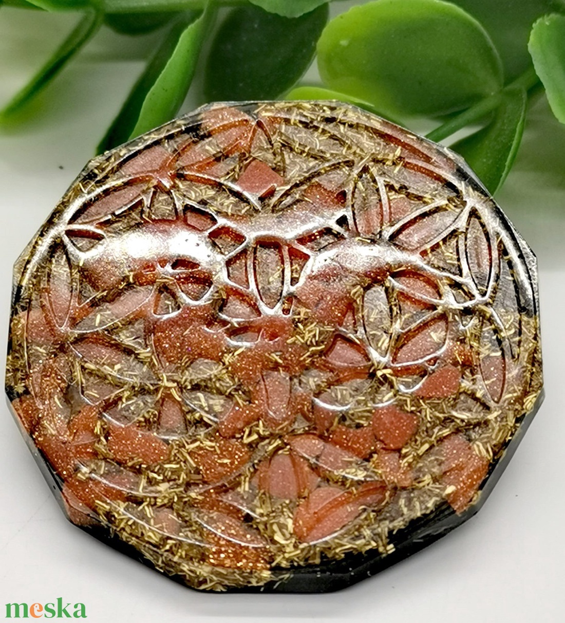Orgonit-shungit kerek Ragasztható érme , többféle ásvánnyal    - otthon & életmód - dekoráció - spiritualitás - orgonit piramis - Meska.hu