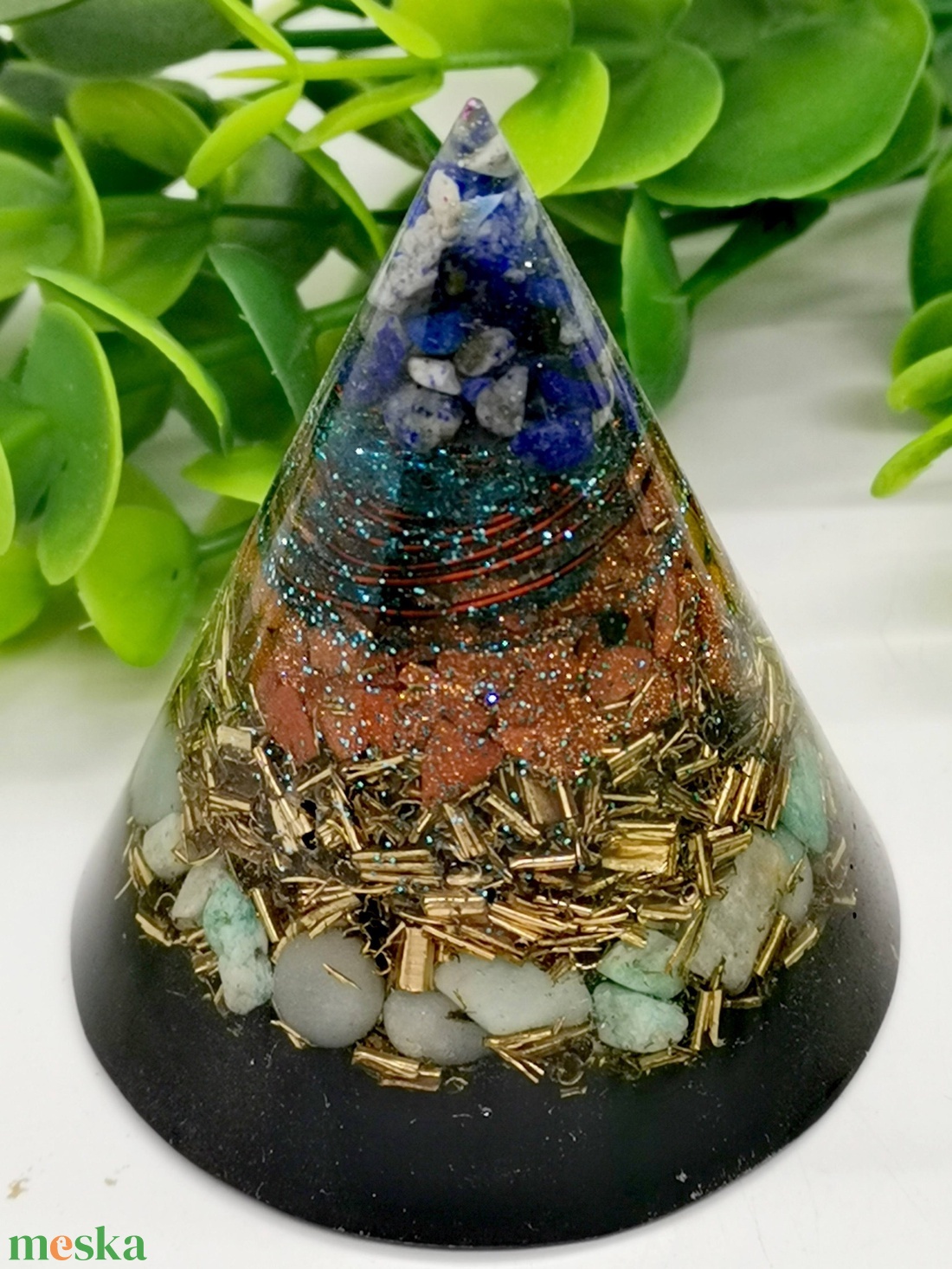 Derülátás, nyugalom, harmónia Sungit-Orgonit kúp - otthon & életmód - dekoráció - spiritualitás - orgonit piramis - Meska.hu