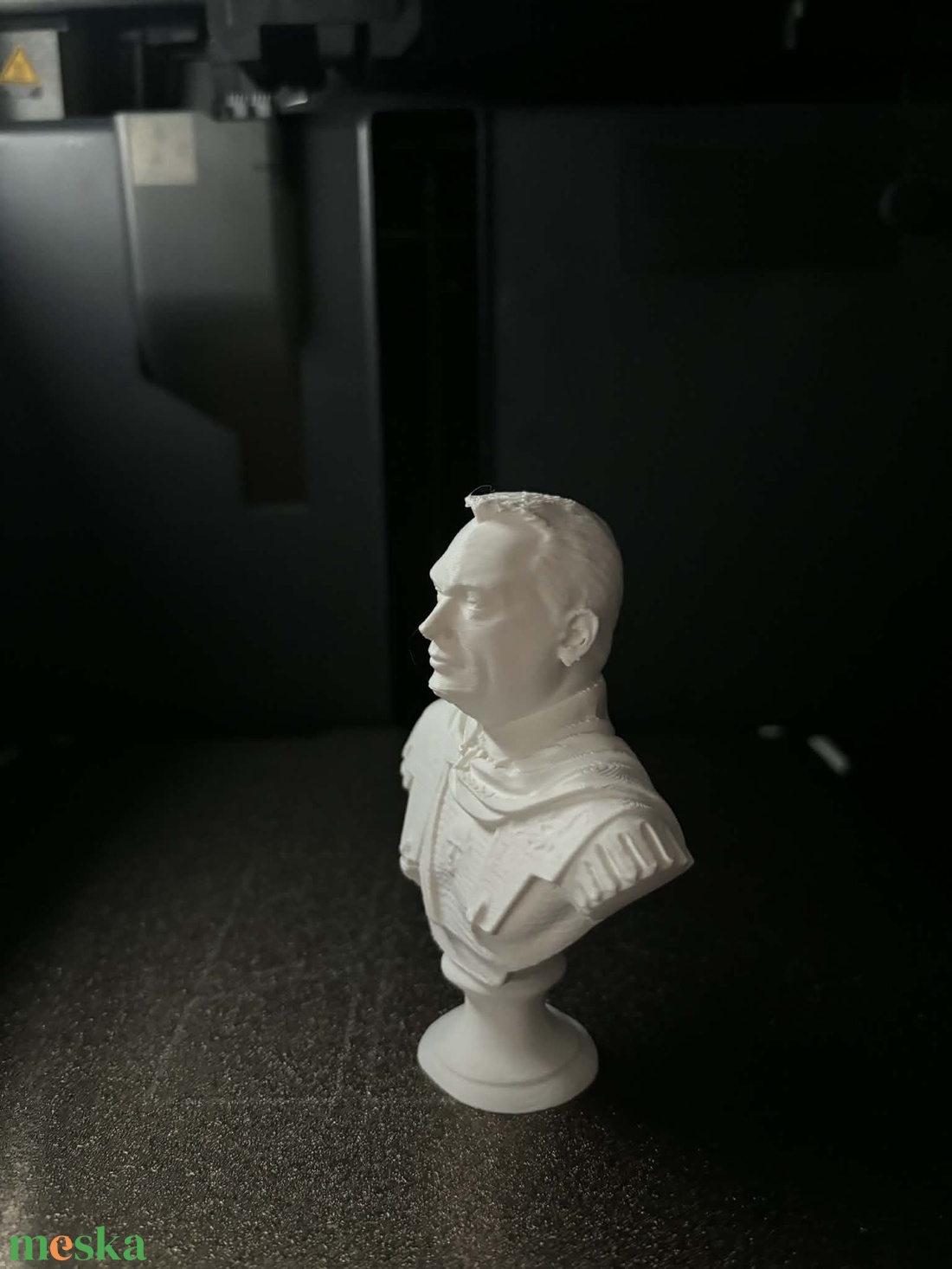 Orbán Viktor mellszobor - otthon & életmód - dekoráció - asztal és polc dekoráció - könyvszobor - Meska.hu