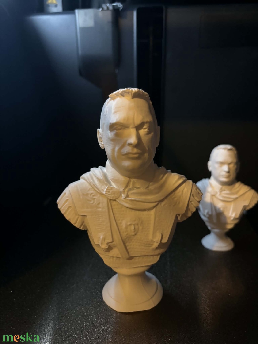 Orbán Viktor mellszobor - otthon & életmód - dekoráció - asztal és polc dekoráció - könyvszobor - Meska.hu