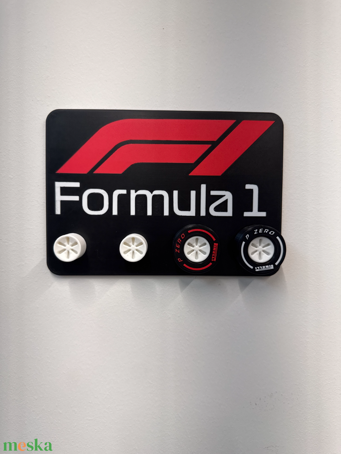 Exkluzív Formula 1 Fali Kulcstartó � Kerékcsere Stílusban - táska & tok - kulcstartó & táskadísz - táskaakasztó - Meska.hu