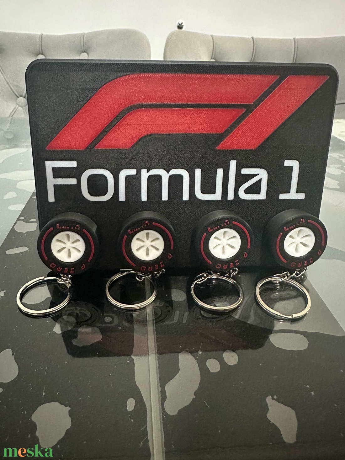 Exkluzív Formula 1 Fali Kulcstartó � Kerékcsere Stílusban - táska & tok - kulcstartó & táskadísz - táskaakasztó - Meska.hu