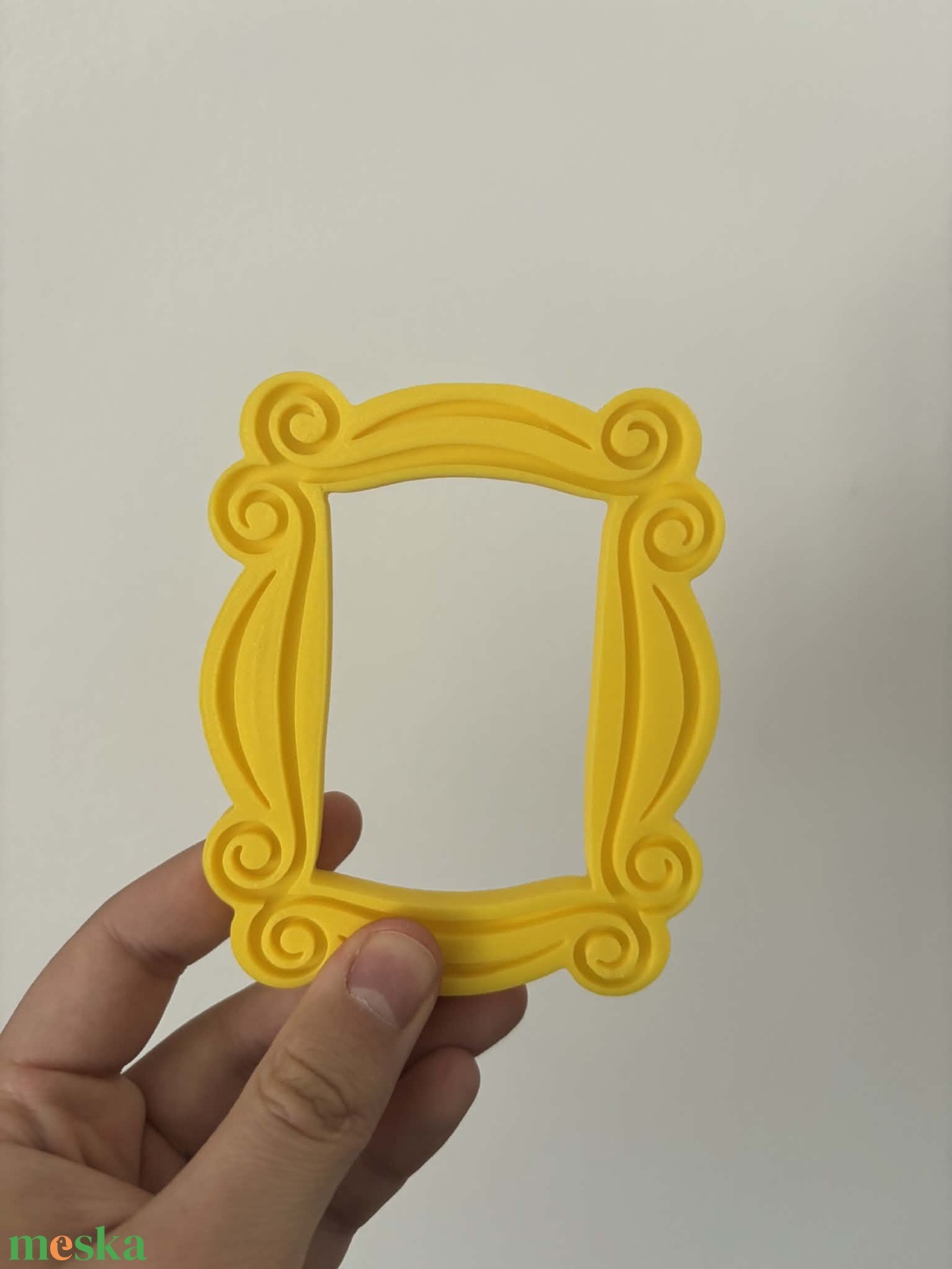 Ikonikus Jóbarátok Képkeret Mágnessel � Monica Geller Ajtódekoráció 3D Nyomtatva - otthon & életmód - dekoráció - kép & falikép - képkeret - Meska.hu